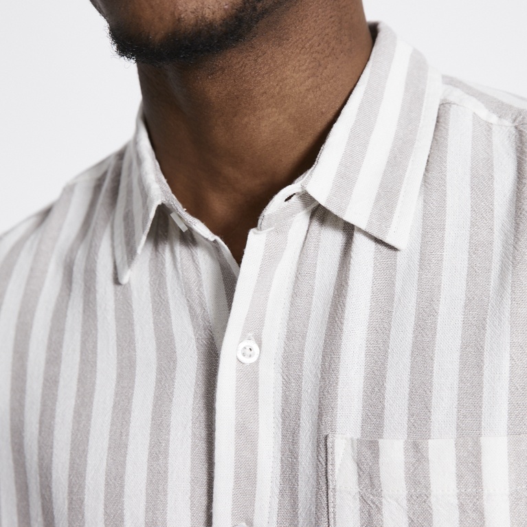 Kurzarm-Leinenhemd "Isak Stripe" Kurzarm-Leinenhemd "Isak Stripe"